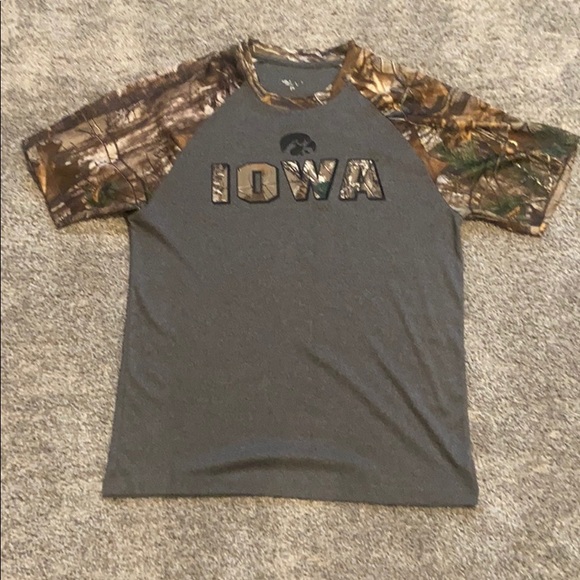 Iowa Hawkeyes Camo Shirt - Picture 1 of 2